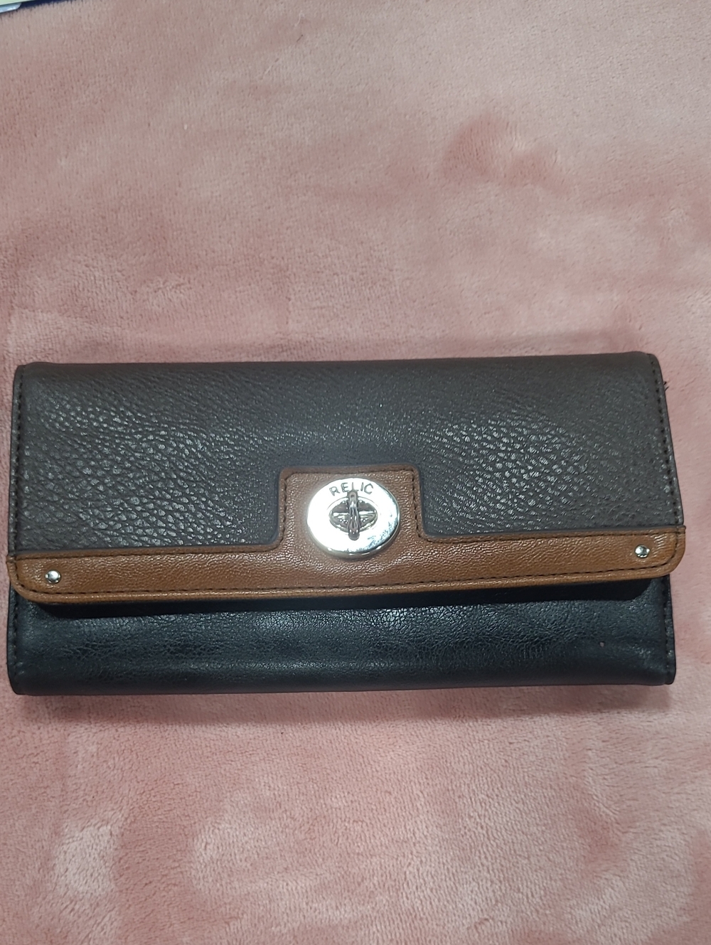Relic Black and Brown Textured Turn-Lock Wallet